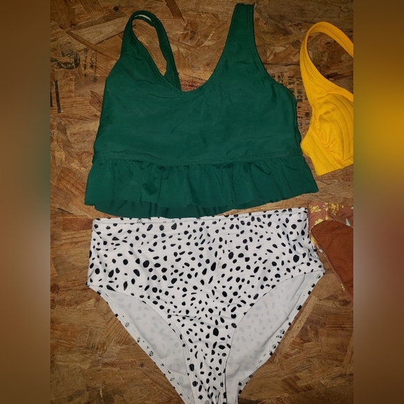 2 Juniors xsmall bikini bathing suits nwot - Picture 4 of 4